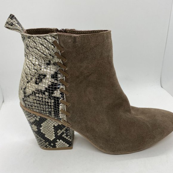 Naughty Monkey Sz 8.5 Woman's bootie Snake like Leather Side Zip Fashion boots - Picture 4 of 11